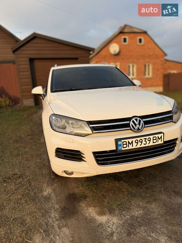 Позашляховик / Кросовер Volkswagen Touareg 2012 в Сумах