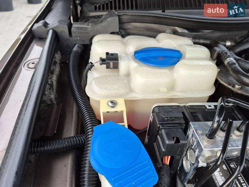 Внедорожник / Кроссовер Volkswagen Touareg 2010 в Киеве фото 22 Внедорожник / Кроссовер Volkswagen Touareg 2010 в Киеве