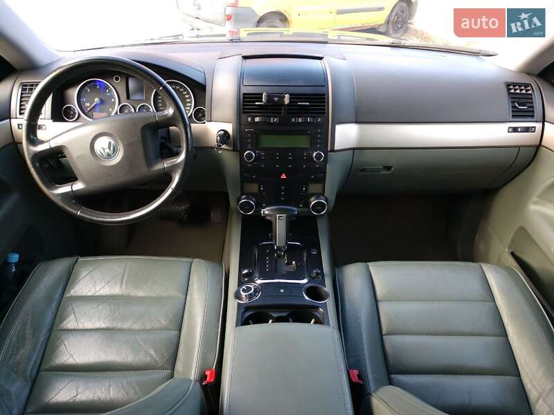 Внедорожник / Кроссовер Volkswagen Touareg 2006 в Львове