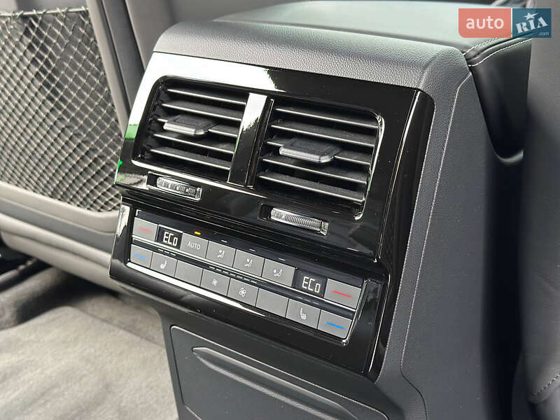 Внедорожник / Кроссовер Volkswagen Touareg 2024 в Днепре