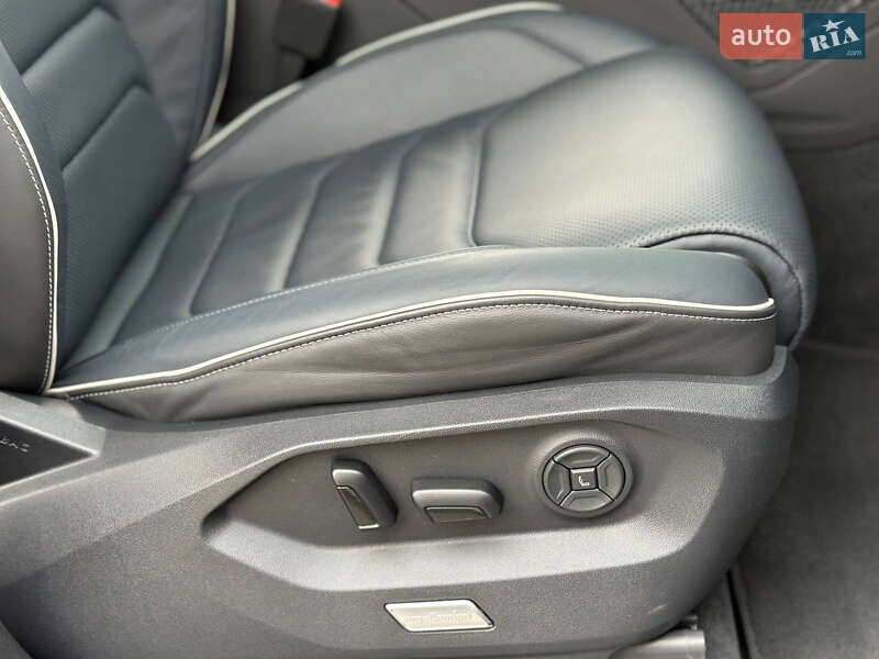 Внедорожник / Кроссовер Volkswagen Touareg 2024 в Днепре