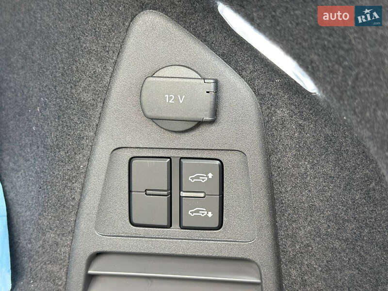 Внедорожник / Кроссовер Volkswagen Touareg 2024 в Днепре