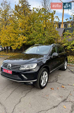 Позашляховик / Кросовер Volkswagen Touareg 2015 в Умані