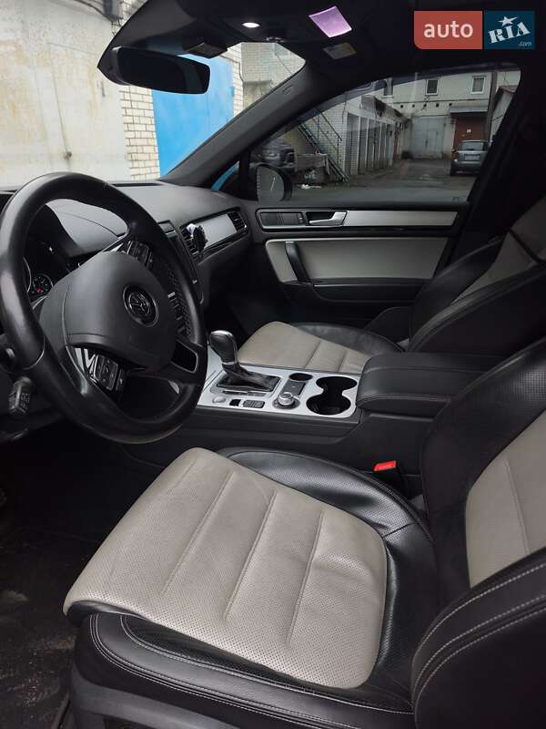 Внедорожник / Кроссовер Volkswagen Touareg 2017 в Киеве фото 14 Внедорожник / Кроссовер Volkswagen Touareg 2017 в Киеве