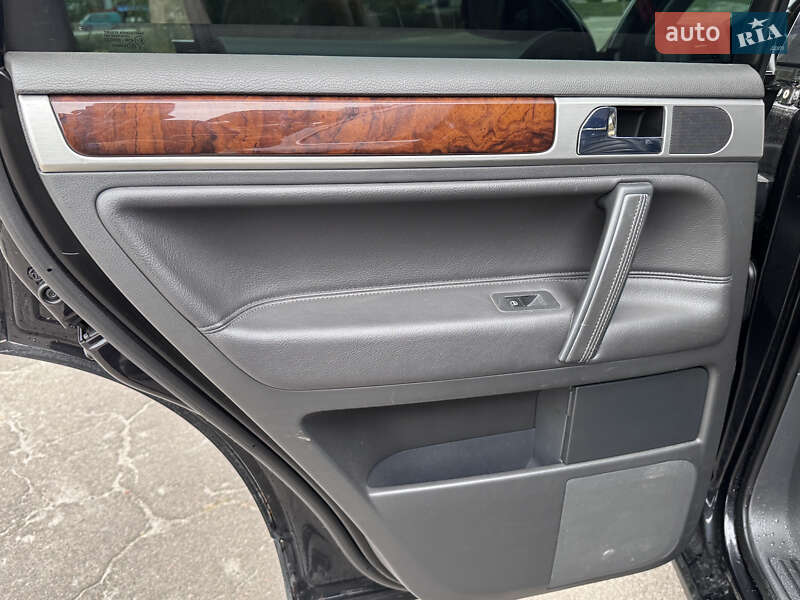 Внедорожник / Кроссовер Volkswagen Touareg 2007 в Киеве