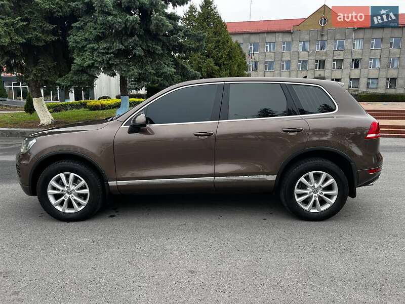 Внедорожник / Кроссовер Volkswagen Touareg 2010 в Калиновке