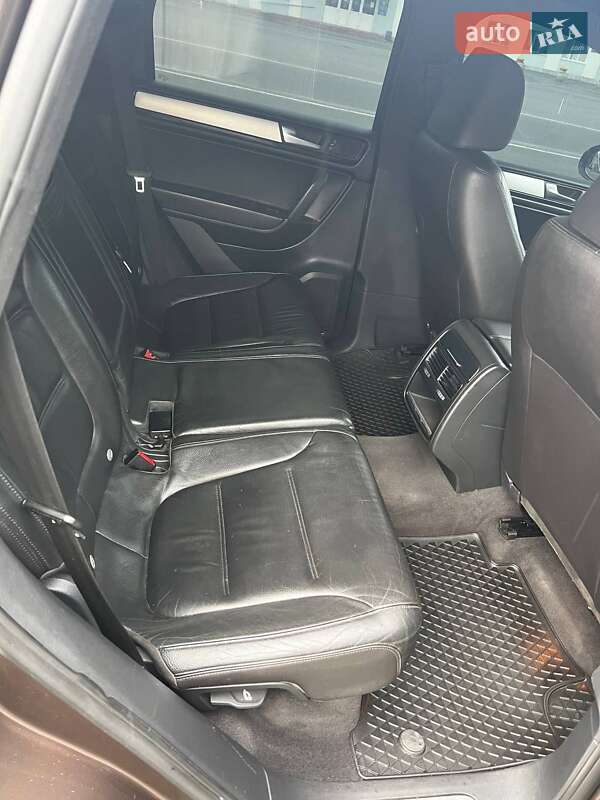 Внедорожник / Кроссовер Volkswagen Touareg 2010 в Калиновке