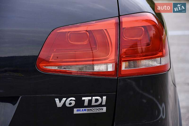 Позашляховик / Кросовер Volkswagen Touareg 2011 в Львові