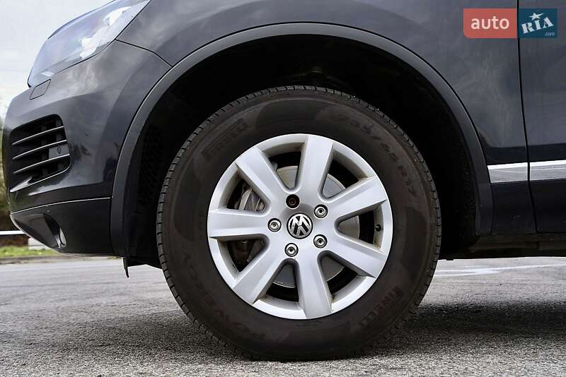 Позашляховик / Кросовер Volkswagen Touareg 2011 в Львові