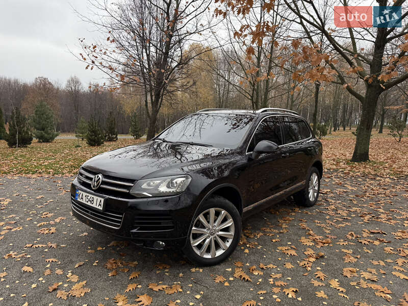 Внедорожник / Кроссовер Volkswagen Touareg 2011 в Хмельницком