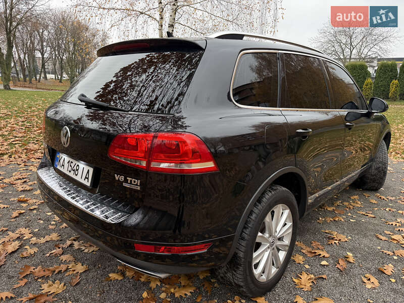 Внедорожник / Кроссовер Volkswagen Touareg 2011 в Хмельницком