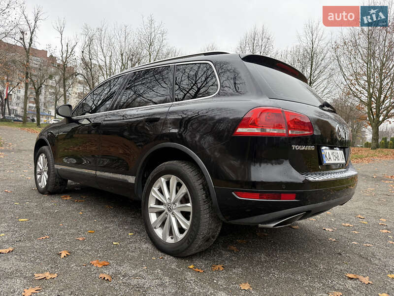 Внедорожник / Кроссовер Volkswagen Touareg 2011 в Хмельницком