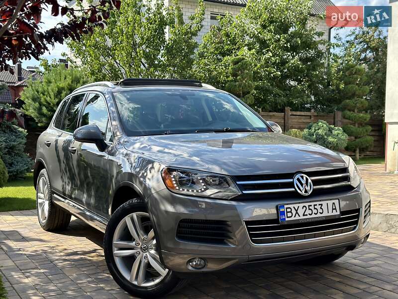 Внедорожник / Кроссовер Volkswagen Touareg 2014 в Виннице