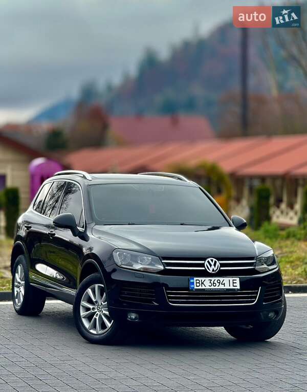 Внедорожник / Кроссовер Volkswagen Touareg 2012 в Межгорье