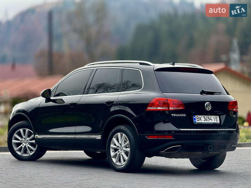 Внедорожник / Кроссовер Volkswagen Touareg 2012 в Межгорье