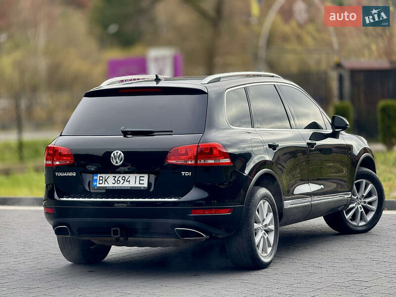 Внедорожник / Кроссовер Volkswagen Touareg 2012 в Межгорье