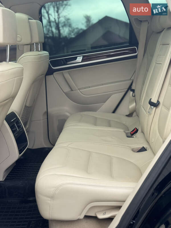 Внедорожник / Кроссовер Volkswagen Touareg 2012 в Межгорье