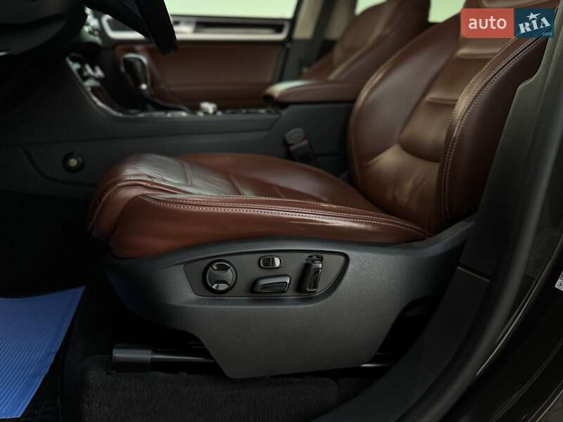 Внедорожник / Кроссовер Volkswagen Touareg 2017 в Мукачево фото 42 Внедорожник / Кроссовер Volkswagen Touareg 2017 в Мукачево