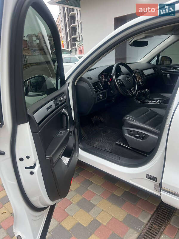 Внедорожник / Кроссовер Volkswagen Touareg 2016 в Черкассах фото 11 Внедорожник / Кроссовер Volkswagen Touareg 2016 в Черкассах