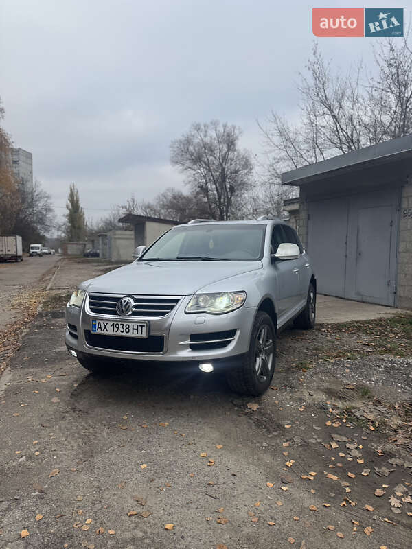 Внедорожник / Кроссовер Volkswagen Touareg 2007 в Харькове