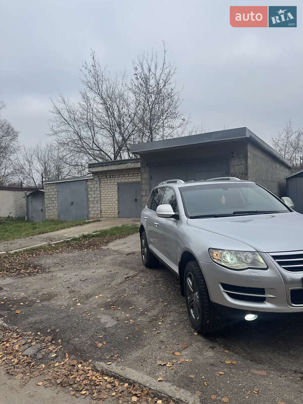 Внедорожник / Кроссовер Volkswagen Touareg 2007 в Харькове