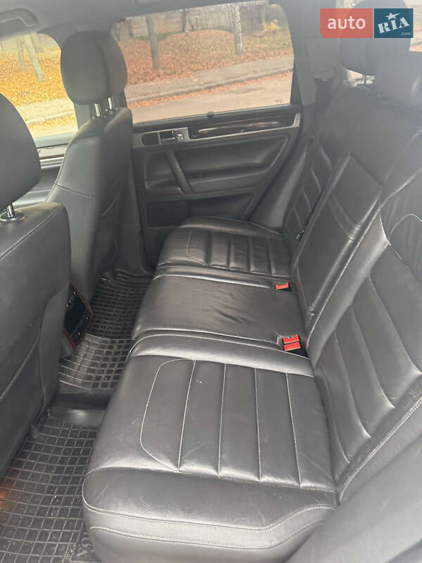 Внедорожник / Кроссовер Volkswagen Touareg 2007 в Харькове