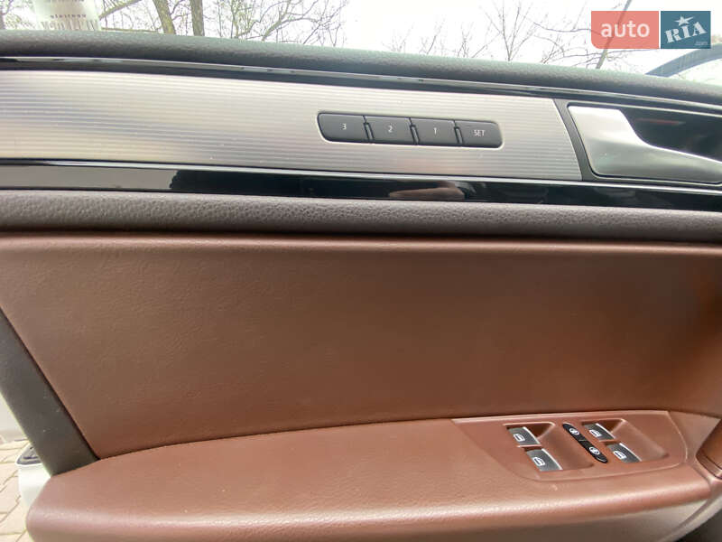 Позашляховик / Кросовер Volkswagen Touareg 2013 в Хмельницькому фото 43 Позашляховик / Кросовер Volkswagen Touareg 2013 в Хмельницькому