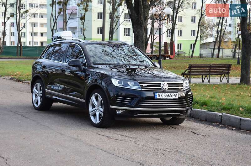 Позашляховик / Кросовер Volkswagen Touareg 2017 в Харкові