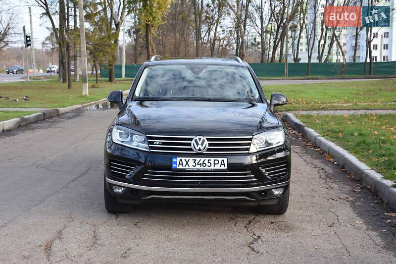 Позашляховик / Кросовер Volkswagen Touareg 2017 в Харкові