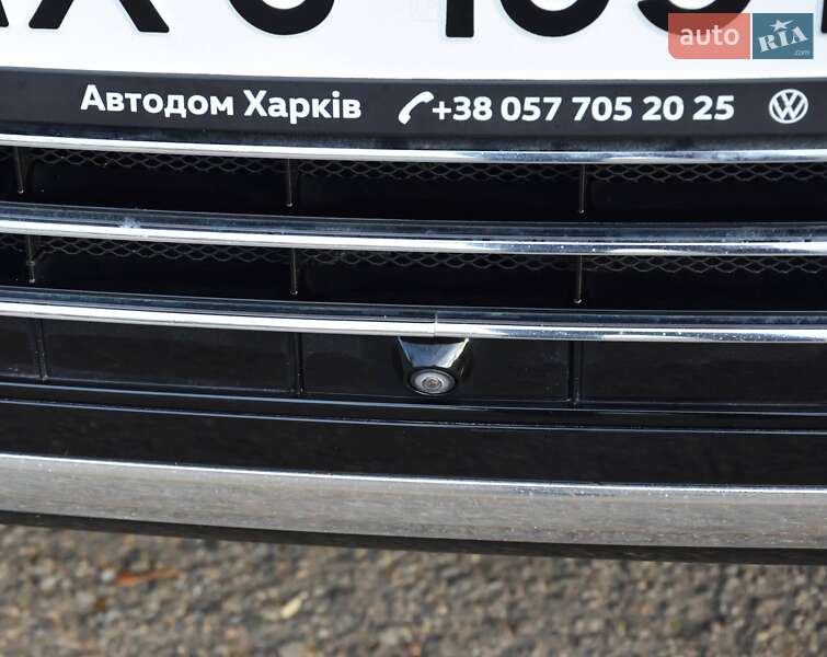 Позашляховик / Кросовер Volkswagen Touareg 2017 в Харкові