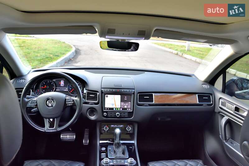 Позашляховик / Кросовер Volkswagen Touareg 2017 в Харкові