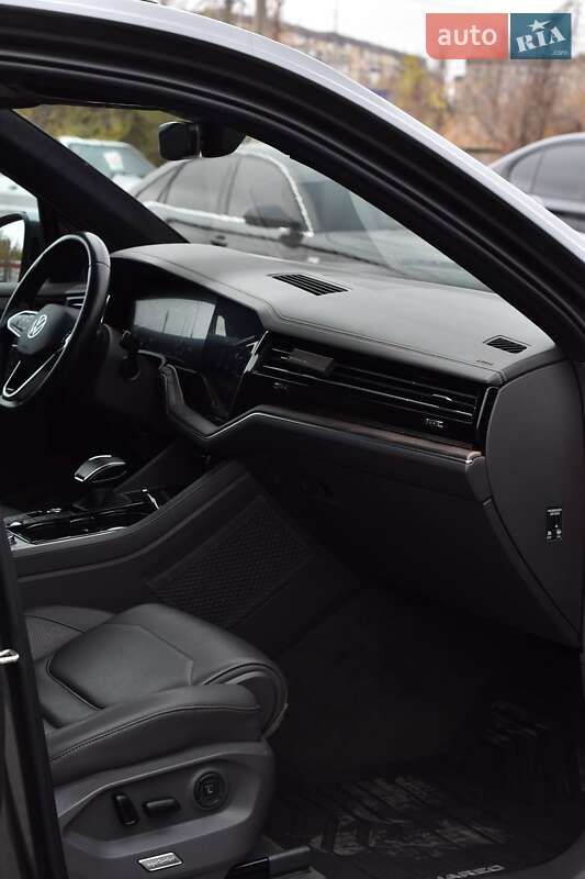 Внедорожник / Кроссовер Volkswagen Touareg 2020 в Кривом Роге