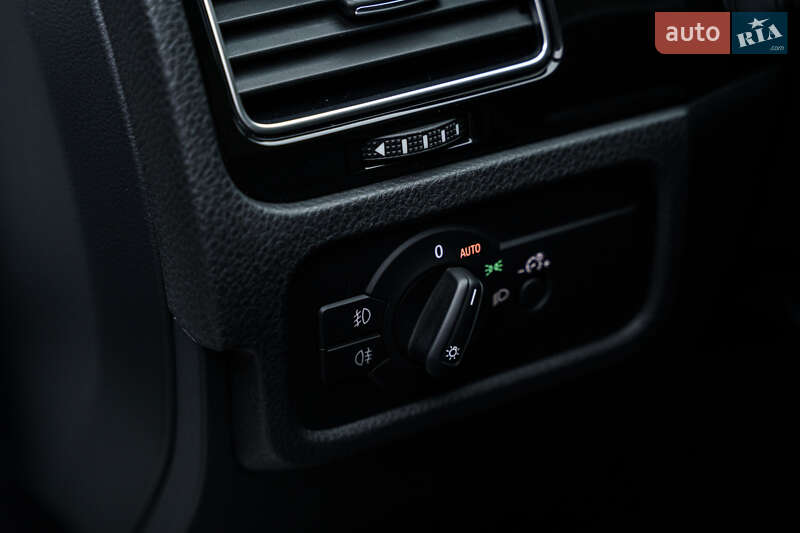 Позашляховик / Кросовер Volkswagen Touareg 2016 в Києві фото 30 Позашляховик / Кросовер Volkswagen Touareg 2016 в Києві