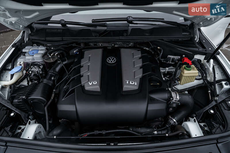 Позашляховик / Кросовер Volkswagen Touareg 2016 в Києві фото 41 Позашляховик / Кросовер Volkswagen Touareg 2016 в Києві