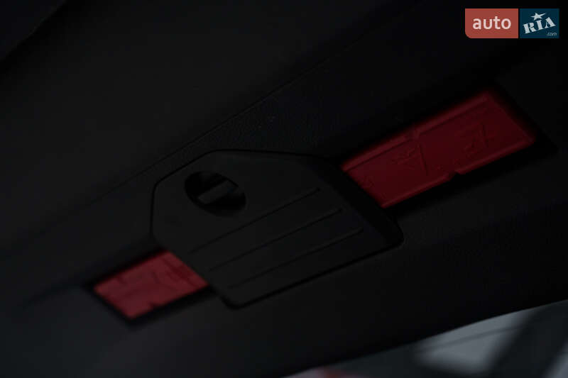 Позашляховик / Кросовер Volkswagen Touareg 2016 в Києві фото 42 Позашляховик / Кросовер Volkswagen Touareg 2016 в Києві