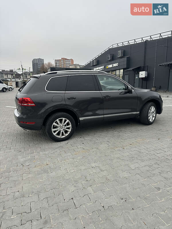 Внедорожник / Кроссовер Volkswagen Touareg 2010 в Хмельницком