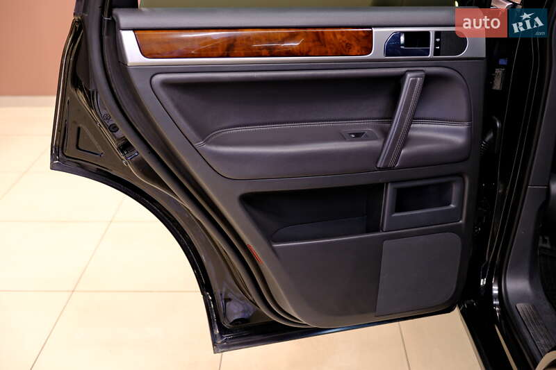 Внедорожник / Кроссовер Volkswagen Touareg 2008 в Одессе