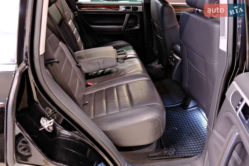 Внедорожник / Кроссовер Volkswagen Touareg 2008 в Одессе