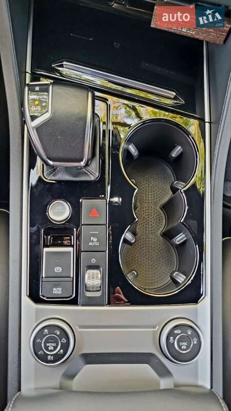 Внедорожник / Кроссовер Volkswagen Touareg 2020 в Николаеве