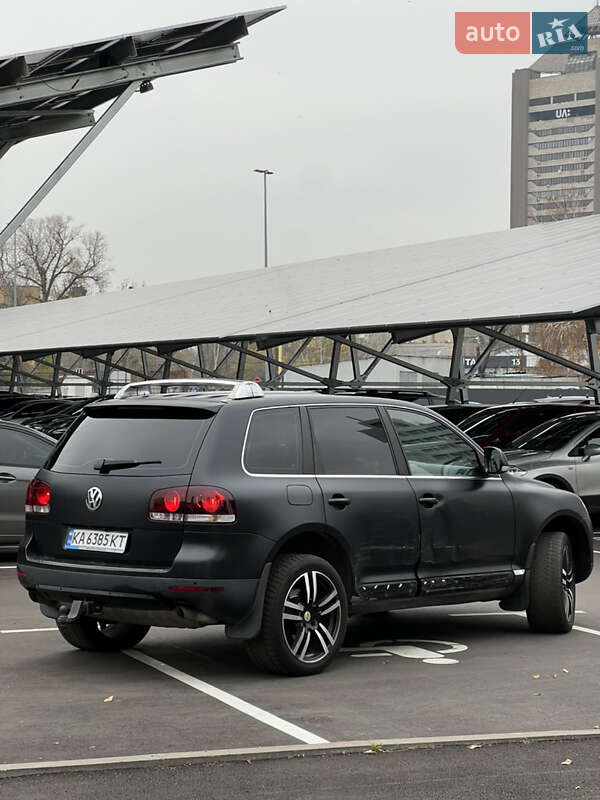 Позашляховик / Кросовер Volkswagen Touareg 2008 в Києві