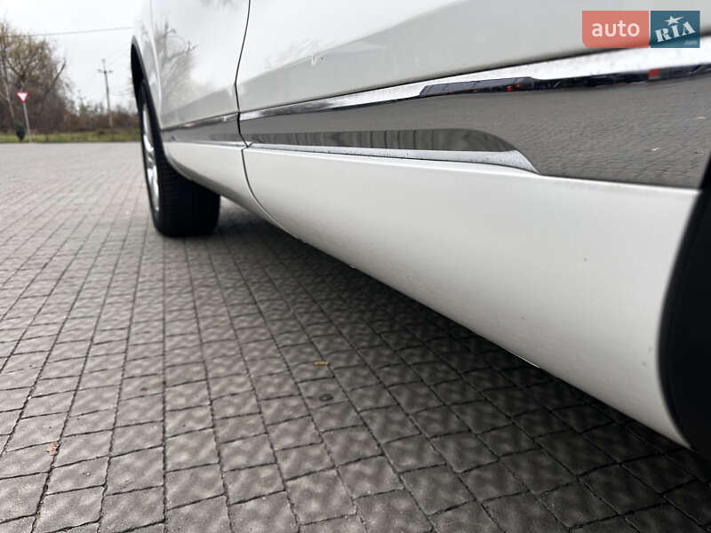 Позашляховик / Кросовер Volkswagen Touareg 2014 в Полтаві