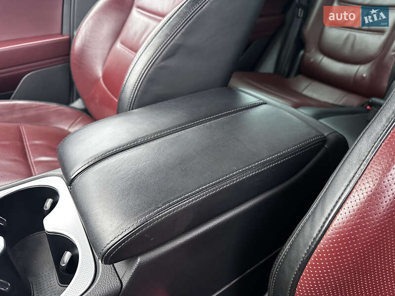 Позашляховик / Кросовер Volkswagen Touareg 2014 в Полтаві