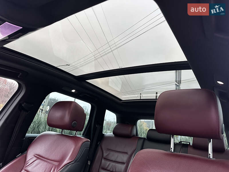 Позашляховик / Кросовер Volkswagen Touareg 2014 в Полтаві