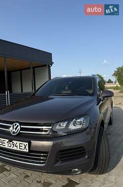 Внедорожник / Кроссовер Volkswagen Touareg 2012 в Врадиевке