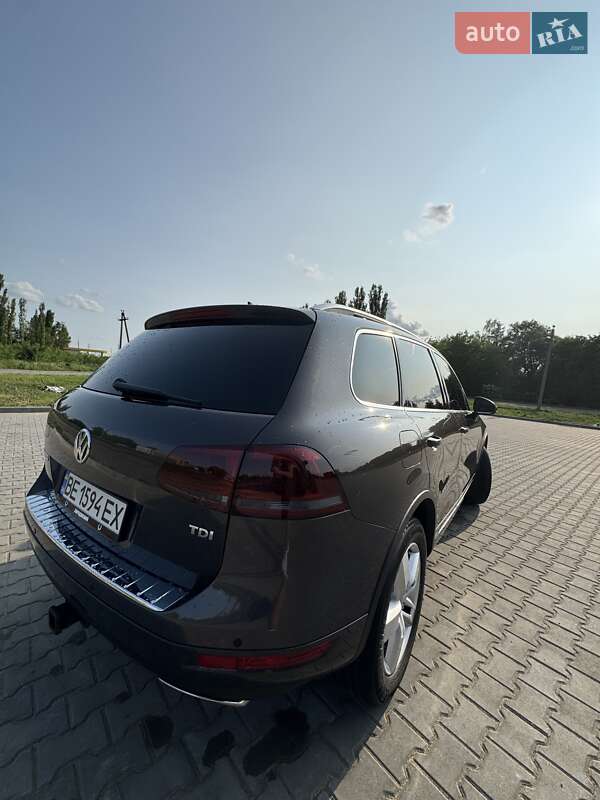 Позашляховик / Кросовер Volkswagen Touareg 2012 в Врадіївці