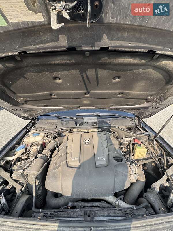 Позашляховик / Кросовер Volkswagen Touareg 2012 в Врадіївці