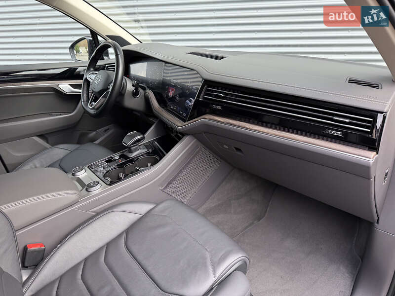 Внедорожник / Кроссовер Volkswagen Touareg 2021 в Ровно