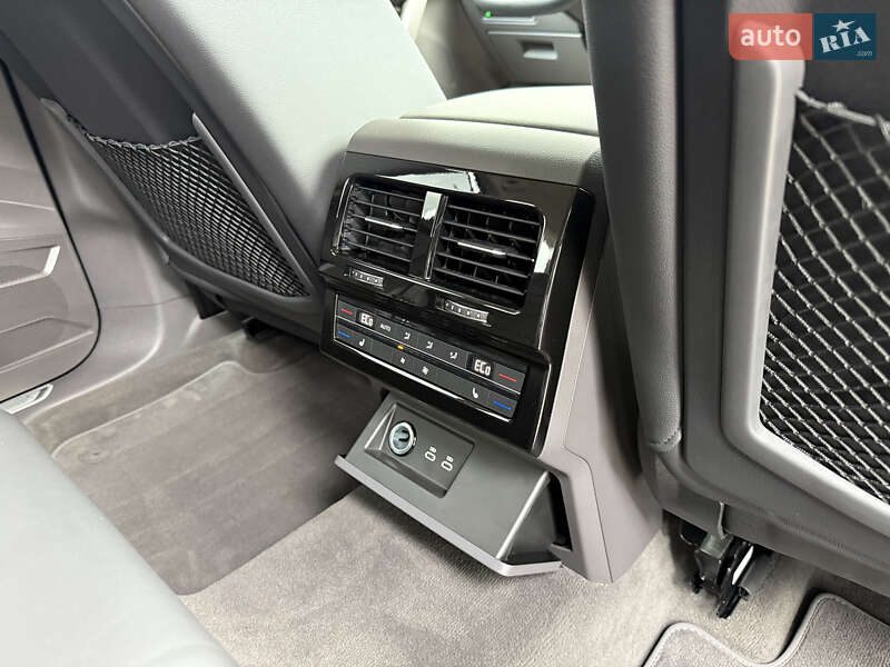 Внедорожник / Кроссовер Volkswagen Touareg 2021 в Ровно