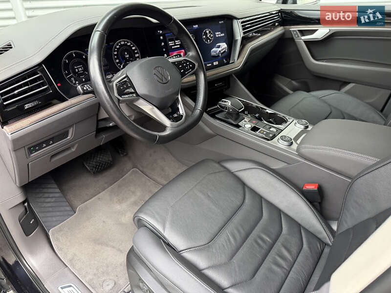 Внедорожник / Кроссовер Volkswagen Touareg 2021 в Ровно