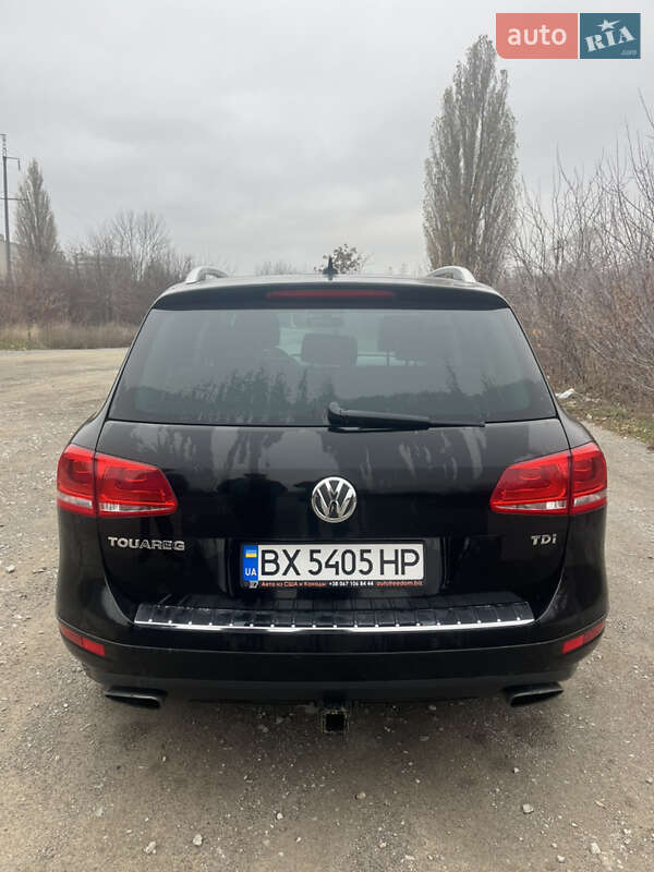 Внедорожник / Кроссовер Volkswagen Touareg 2011 в Каменец-Подольском